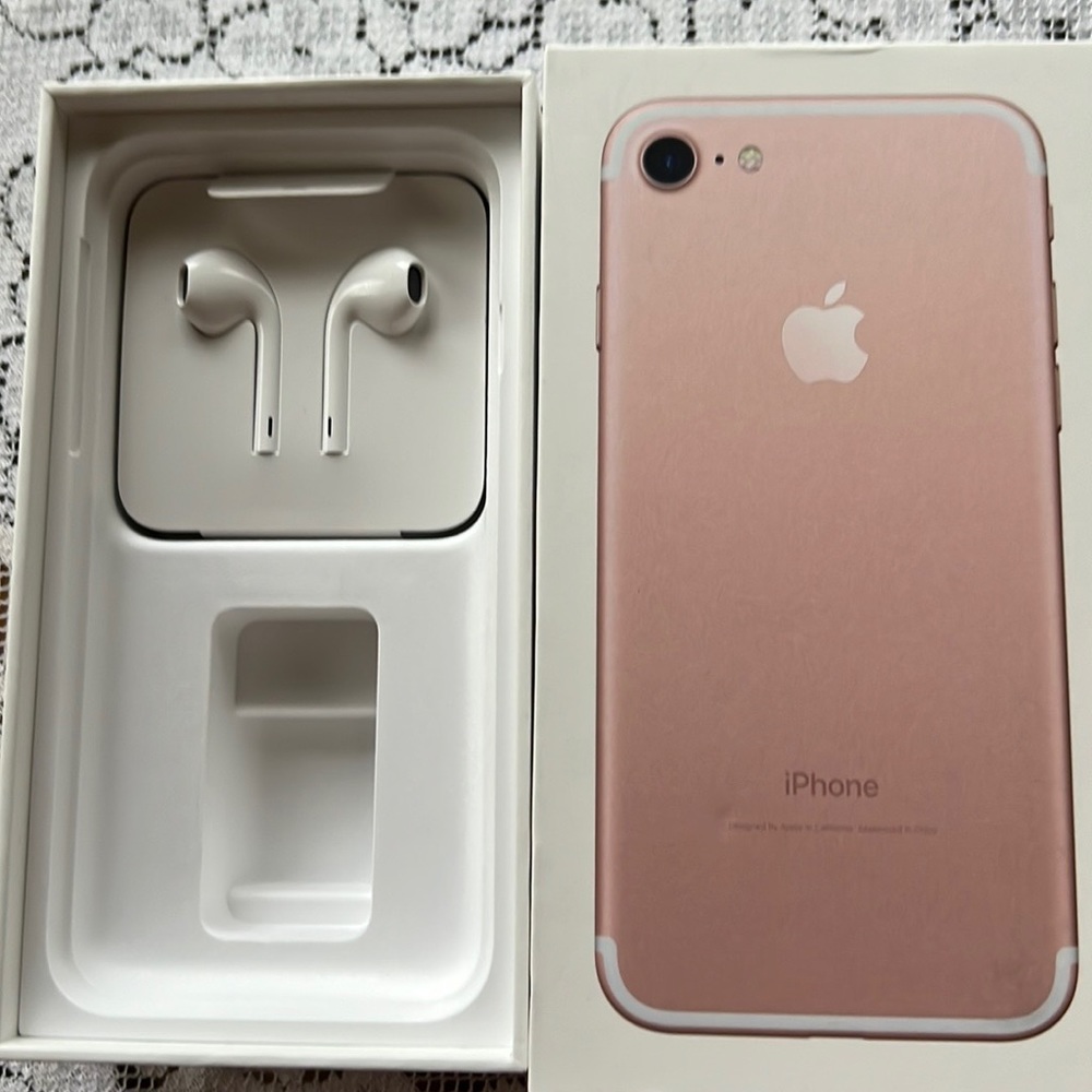EarPods. iPhone7 still in box